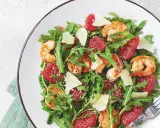Salat mit Garnelen, Grapefruit und Parmesan – perfekt zum kalorienarm kochen.
